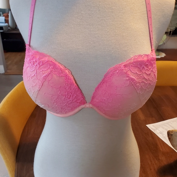 Beyond Sexy Push up Bra - Picture 1 of 2